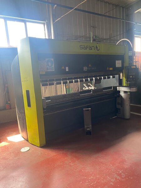 Vand masini unelte CNC si clasice  prelucrare table -tel 0744311510