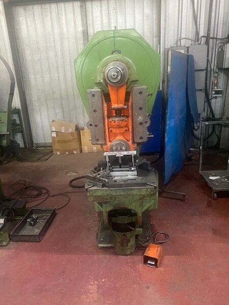 Vand masini unelte CNC si clasice  prelucrare table -tel 0744311510